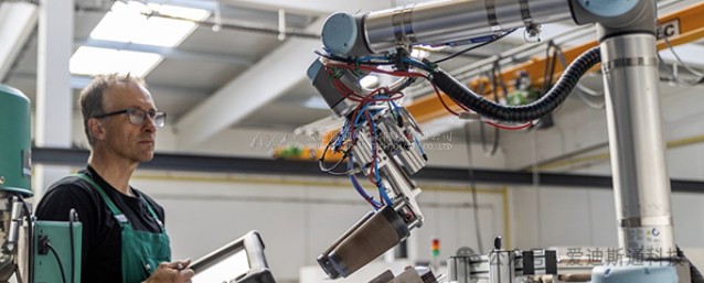 虚拟现实|虚拟仿真|三维虚拟技术|可视化工程|虚拟仿真交互|航空航天|汽车仿真|轮船仿真|列车仿真|多媒体应用|轨道交通|船舶制造|能源矿业|电力仿真|游戏开发|虚拟漫游|建筑设计|石油钻井|核能开放|互动营销|展览展示|爱迪斯通