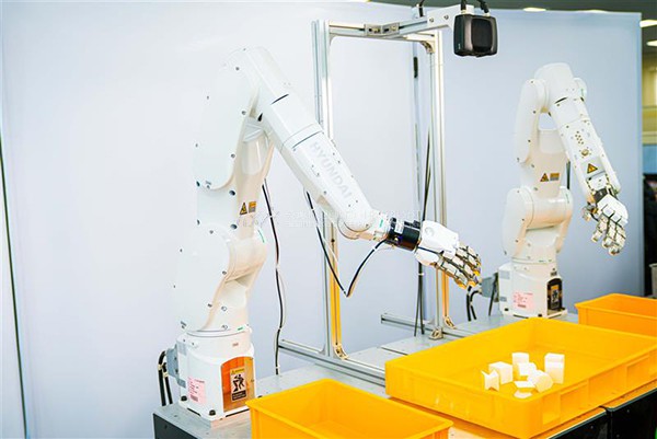 虚拟现实|虚拟仿真|三维虚拟技术|可视化工程|虚拟仿真交互|航空航天|汽车仿真|轮船仿真|列车仿真|多媒体应用|轨道交通|船舶制造|能源矿业|电力仿真|游戏开发|虚拟漫游|建筑设计|石油钻井|核能开放|互动营销|展览展示|爱迪斯通